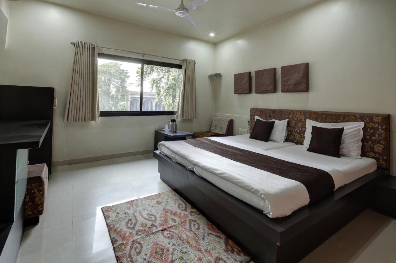 Hotel Good Night Ahmedabad Exterior foto