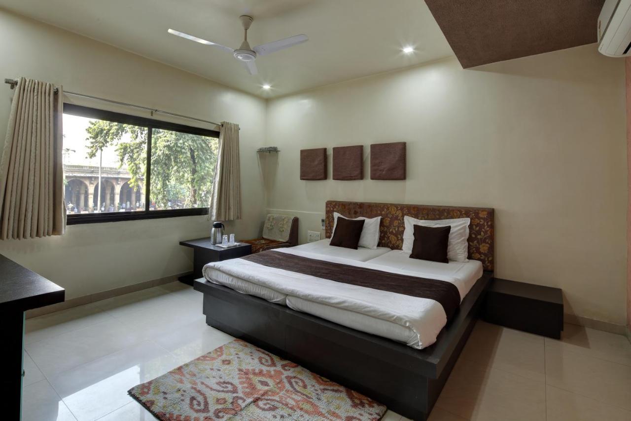 Hotel Good Night Ahmedabad Exterior foto
