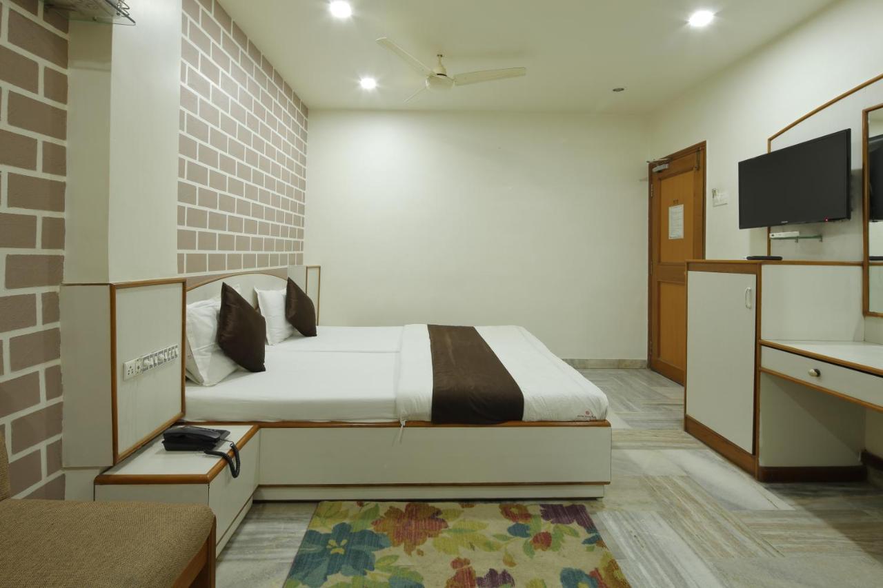 Hotel Good Night Ahmedabad Exterior foto